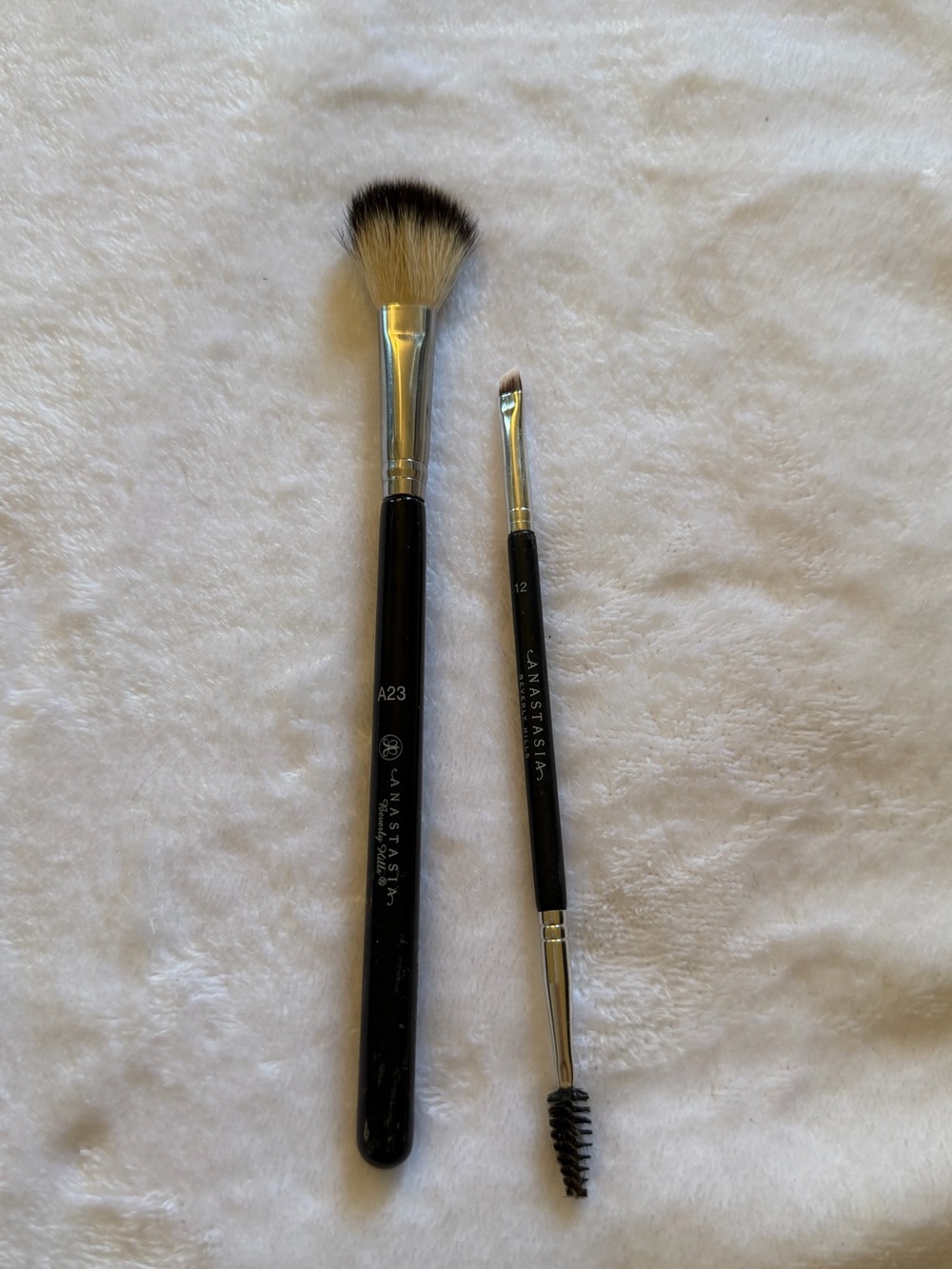 Anastasia of Beverly Hills brush lot
